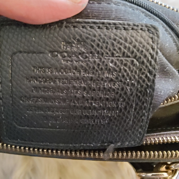 Authentic Coach Christie Carryall - Picture 2 of 15